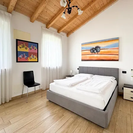 Ξενοδοχείο με διαμερίσματα Colombara 4*