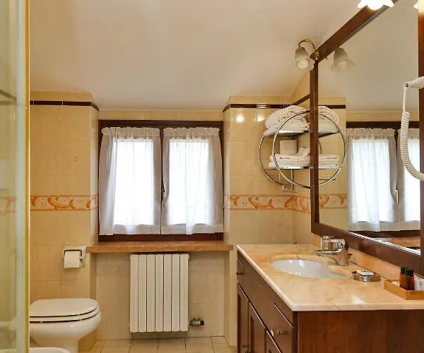 Colombara Apartahotel