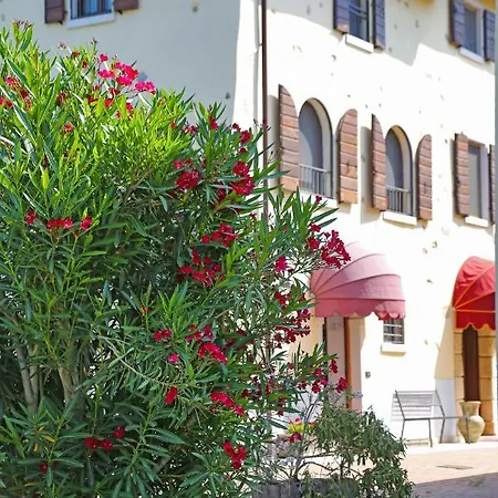 Colombara 公寓式酒店 4*